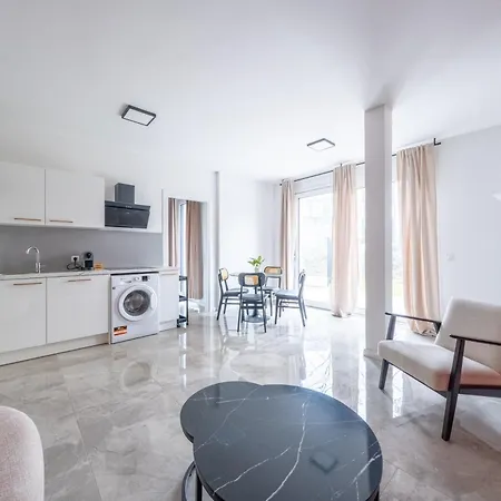 公寓式酒店 Pine Living 4*