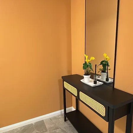 Pine Living Апарт-отель Мюнхен