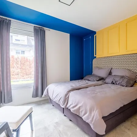Pine Living 4* München